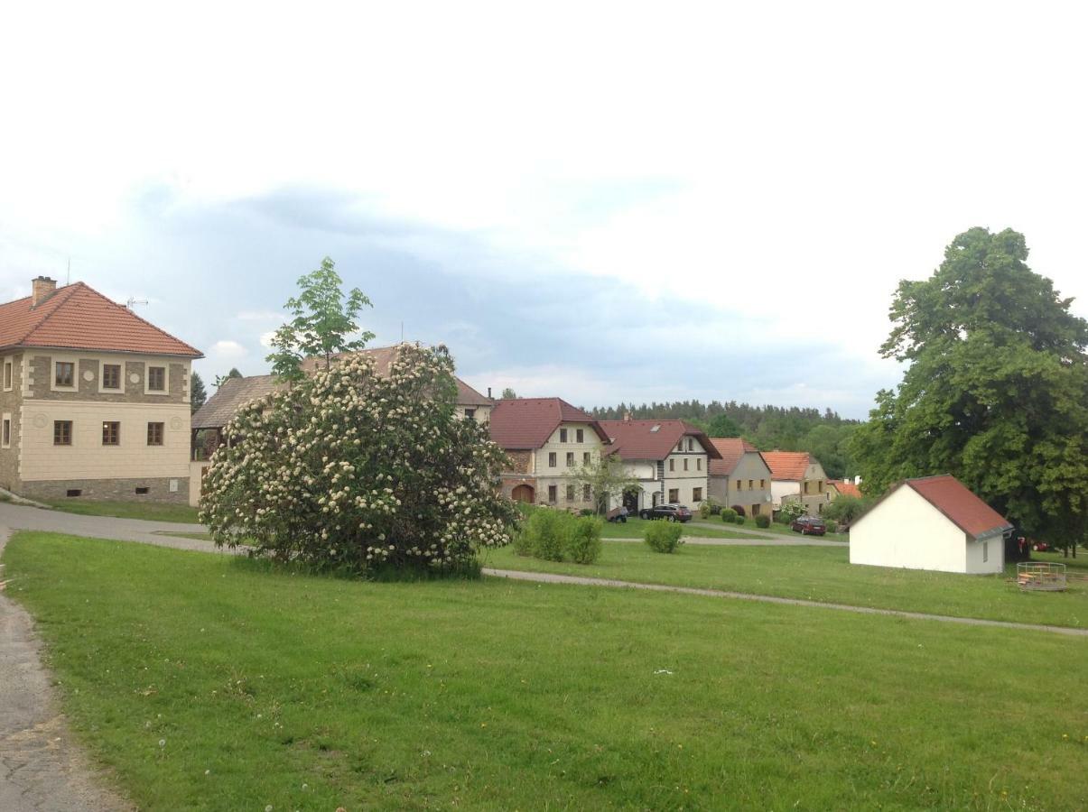 Apartman Na Vrsku Klenovice  エクステリア 写真
